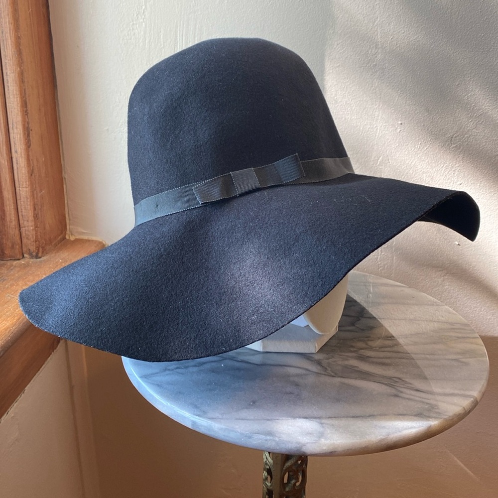 Vintage black Belmar floppy hat